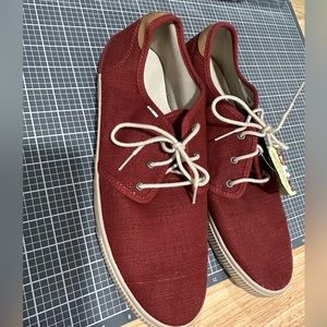 Size 11 Men’s Toms Shoes, Canvas Shoes, NWT